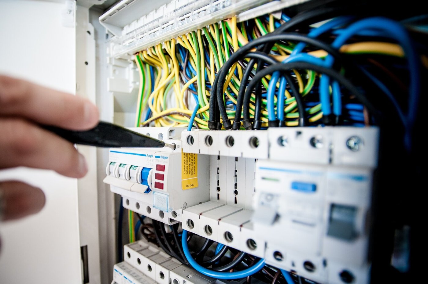 Electrical planning — Wiring, bill of materials, cabinet drawing — all in one place